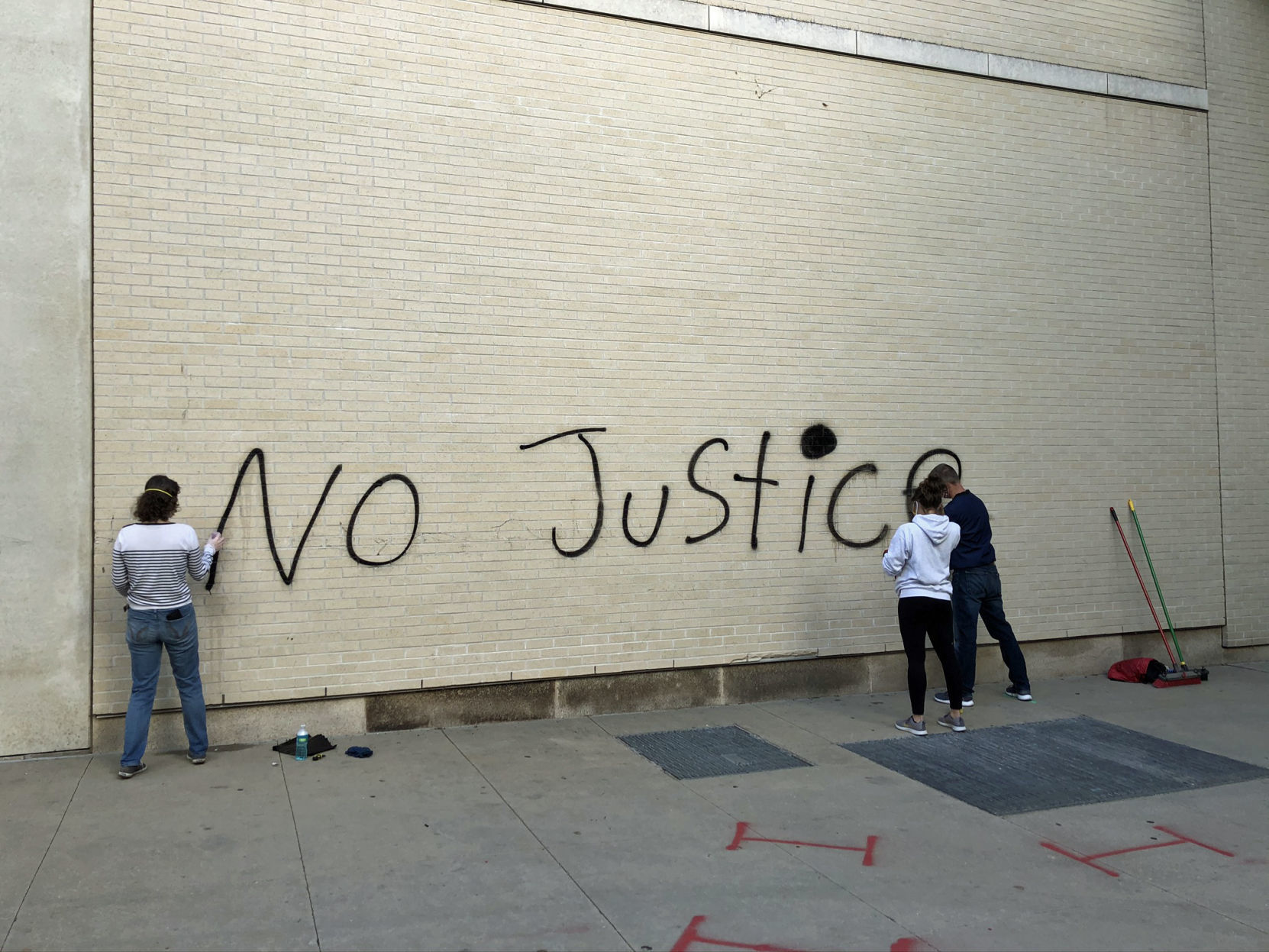 Madison cleans up after riot Downtown